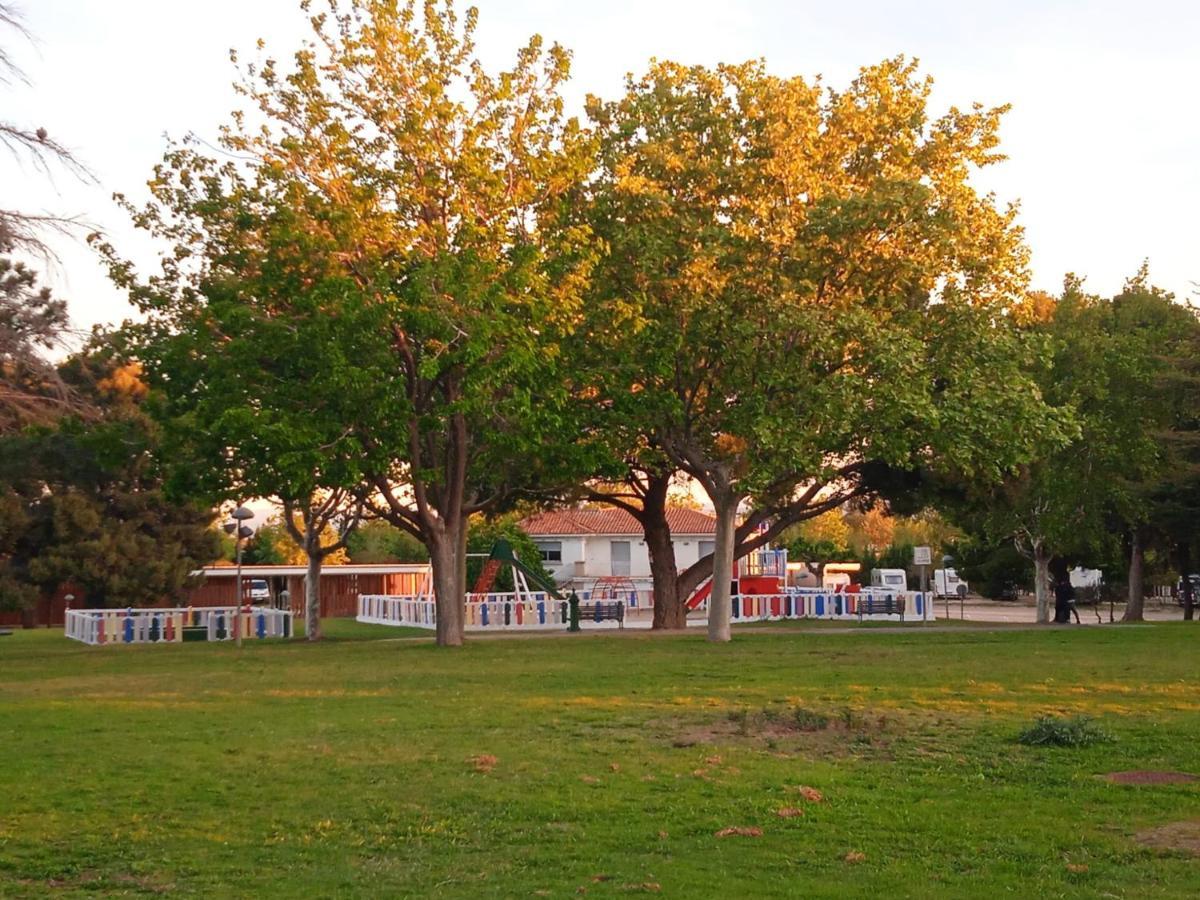 Bungalows Zaragoza Camping Exterior photo